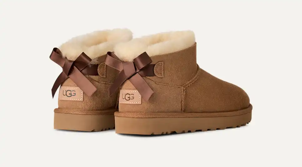 UGG Ultra Mini Bailey Bow — Chestnut